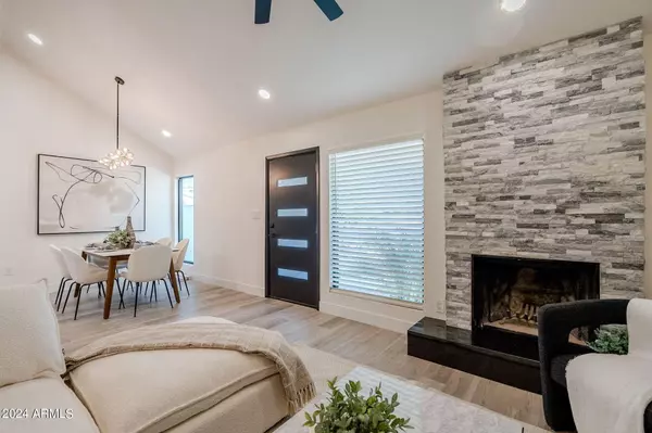 747 E BETHANY HOME Road, Phoenix, AZ 85014