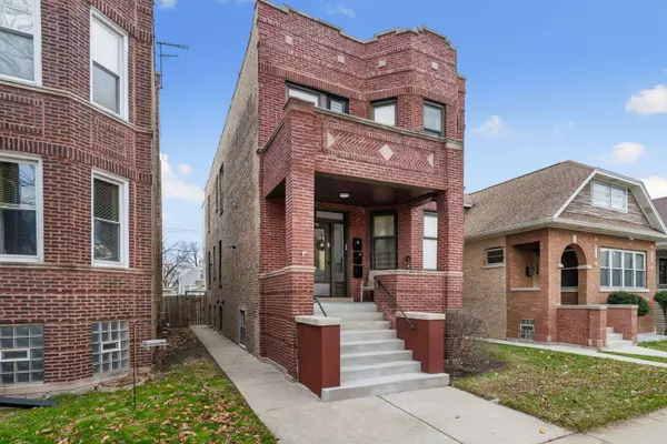 5250 W Grace Street, Chicago, IL 60641