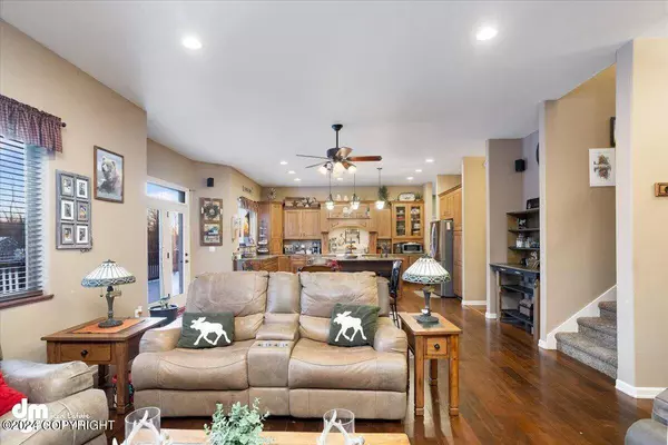 815 S Stamper DR, Wasilla, AK 99654