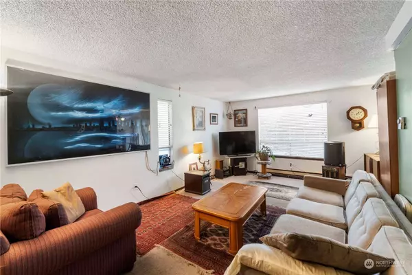 10210 SE 239th ST #6, Kent, WA 98031