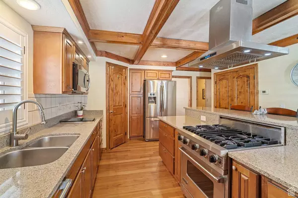 673 N 975 W, West Bountiful, UT 84087