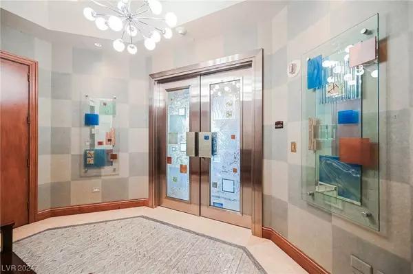 2877 Paradise Road #3004, Las Vegas, NV 89109