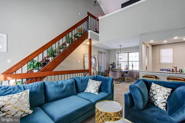 29 HICKORY DR #B-10, Horsham, PA 19044