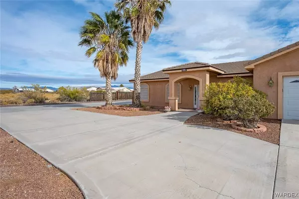 3686 N Saturn DR, Golden Valley, AZ 86413