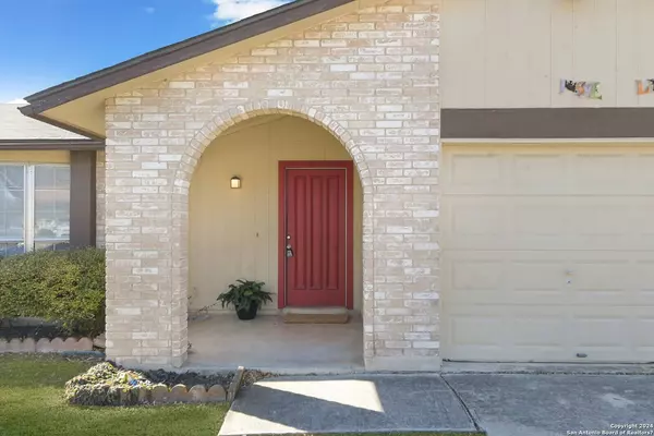 1055 GALLATIN DR, San Antonio, TX 78245-1366