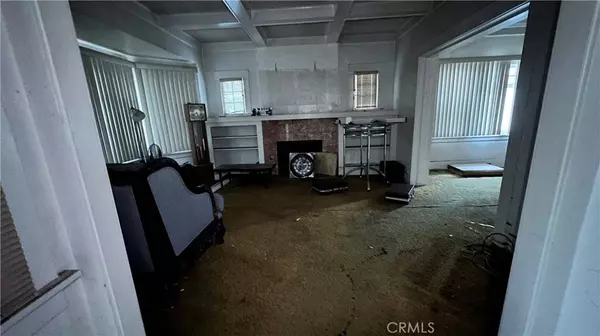 950 W 46th ST, Los Angeles, CA 90037