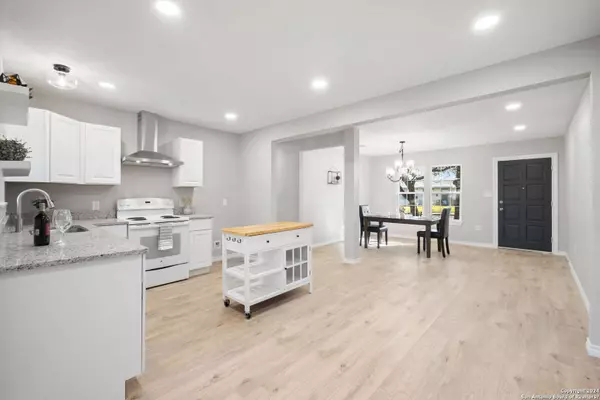 463 MILLWOOD LN, San Antonio, TX 78216-6408