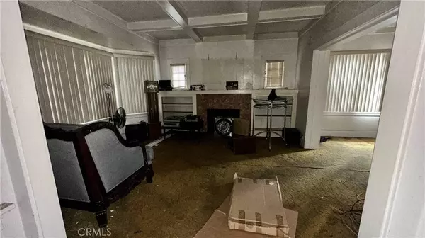 950 W 46th ST, Los Angeles, CA 90037