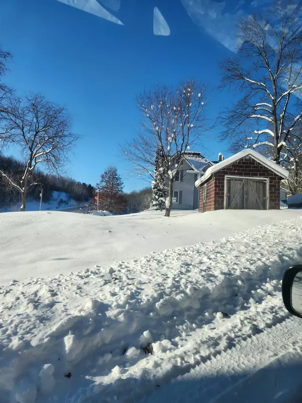 S1205 County Road Y Road, Wonewoc, WI 53968-9632