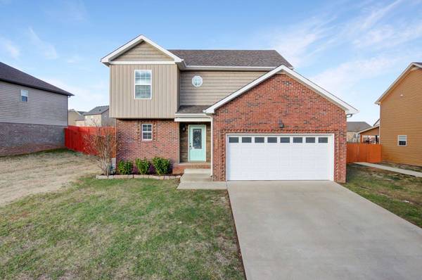 985 Harding Dr, Clarksville, TN 37042