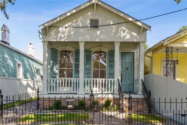 627 NAPOLEON AVE, New Orleans, LA 70115