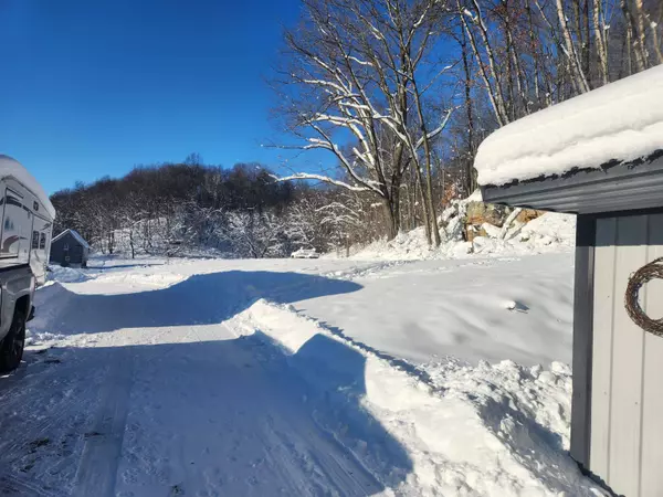 S1205 County Road Y Road, Wonewoc, WI 53968-9632