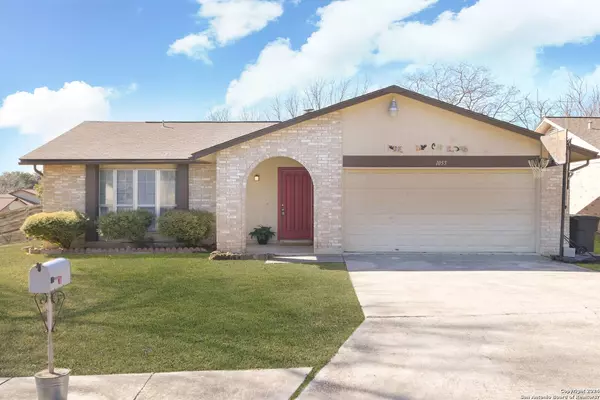 1055 GALLATIN DR, San Antonio, TX 78245-1366