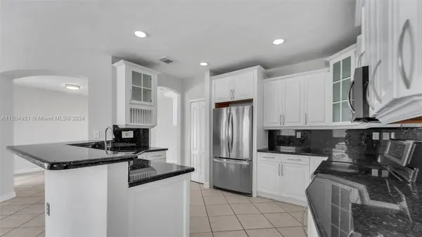 4390 SW 161st Pl, Miami, FL 33185