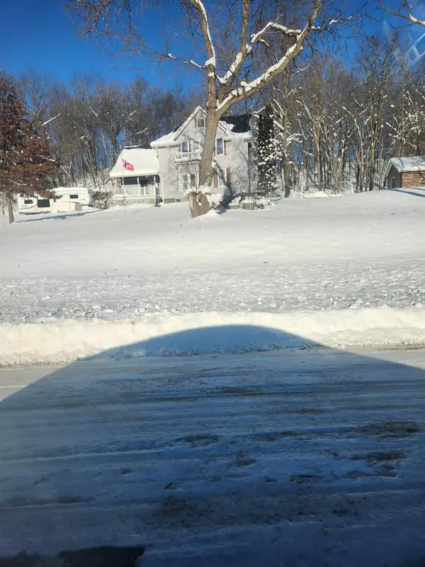 S1205 County Road Y Road, Wonewoc, WI 53968-9632