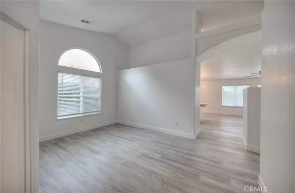 3319 S Martin ST, Visalia, CA 93277