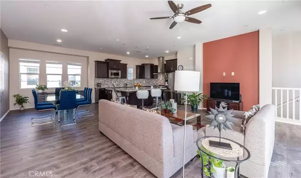 168 Paramount, Irvine, CA 92618