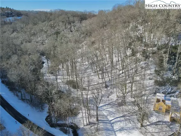 104 Gray Cliffs WAY, Blowing Rock, NC 28605