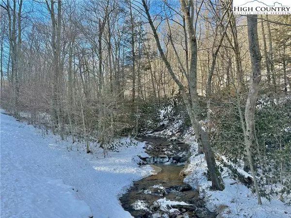 104 Gray Cliffs WAY, Blowing Rock, NC 28605