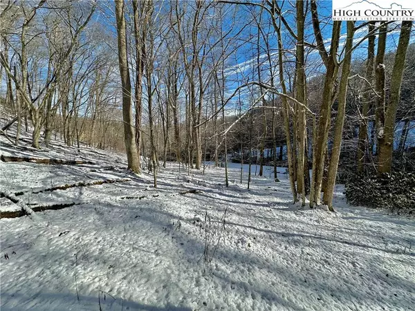 104 Gray Cliffs WAY, Blowing Rock, NC 28605