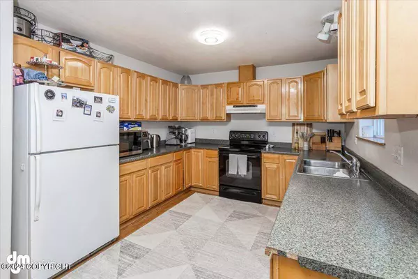 2079 W Spruce AVE, Wasilla, AK 99654