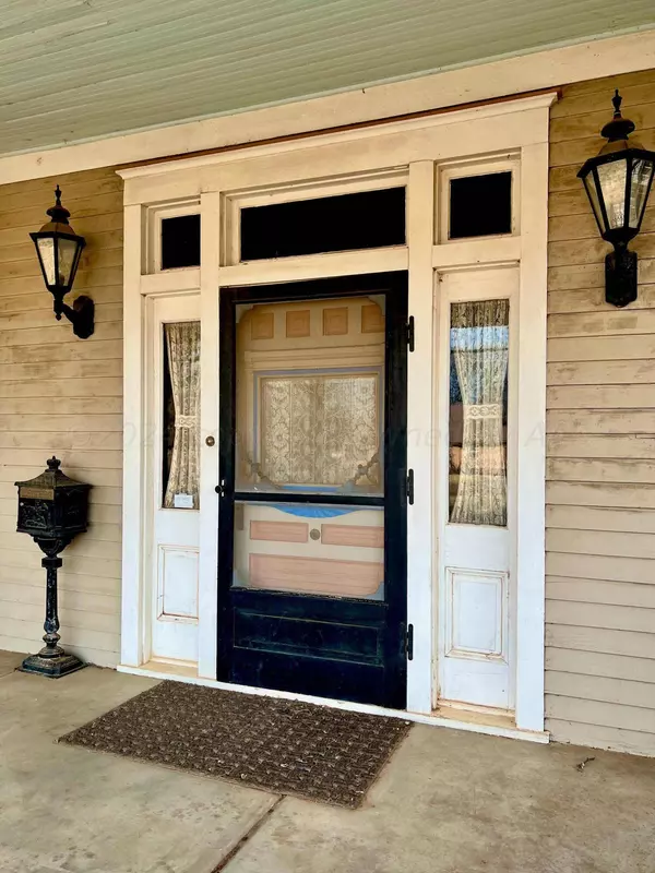 507 W 5th ST, Clarendon, TX 79226