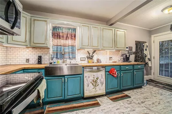 1721 Ashland AVE, St Joseph, MO 64506