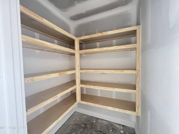 704 Magnolia Point Circle, Pearl, MS 39208