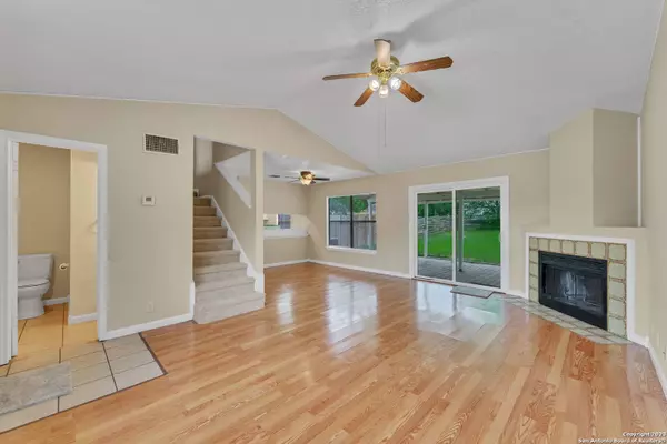 9723 VILLAGE GATE, San Antonio, TX 78250-5702