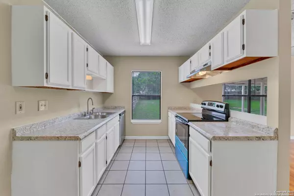 9723 VILLAGE GATE, San Antonio, TX 78250-5702