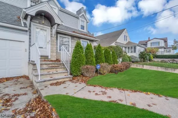 69 Kingston Ave, Hawthorne Boro, NJ 07506