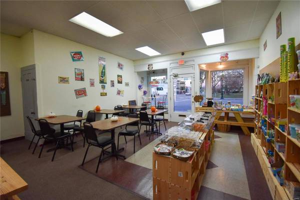 421 N State ST, Litchfield, IL 62056