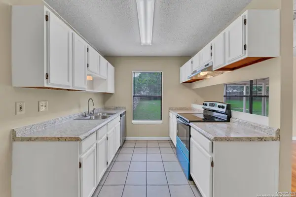 9723 VILLAGE GATE, San Antonio, TX 78250-5702