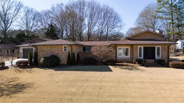 112 Derby LN, Calhoun, GA 30701