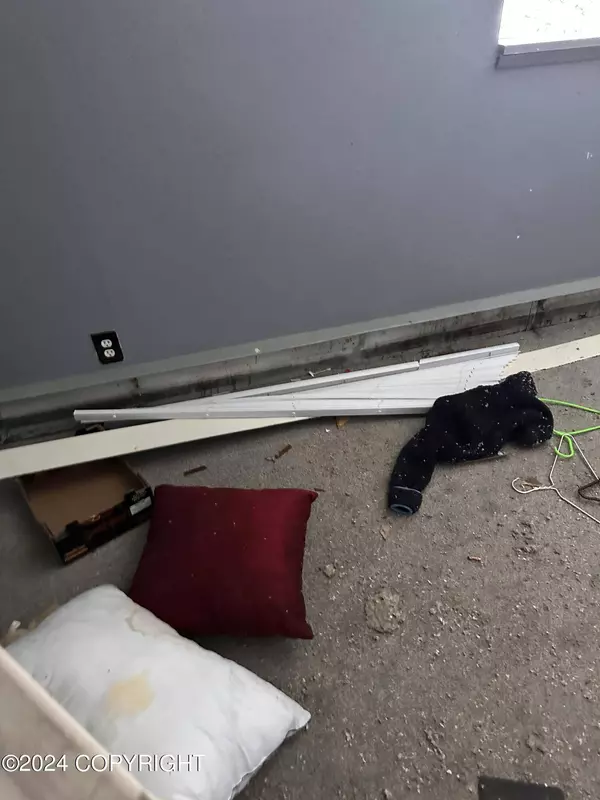 231 N Bunn ST, Anchorage, AK 99508