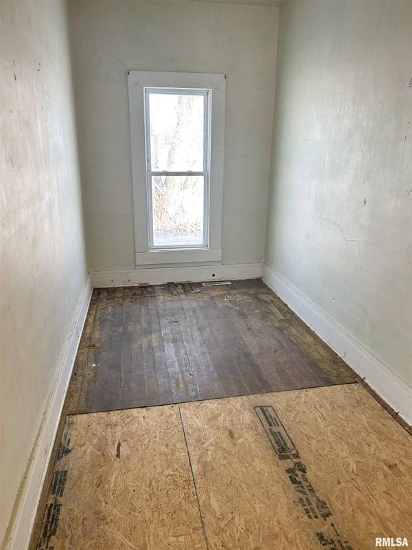 101 BIRCH ST, Palmyra, IL 62674