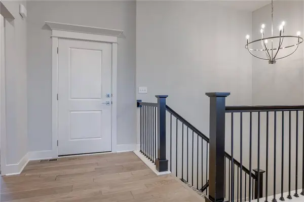 906 NW Crestwood DR, Grain Valley, MO 64029