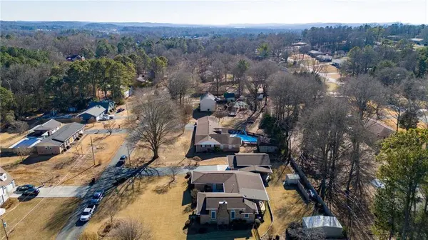 112 Derby LN, Calhoun, GA 30701