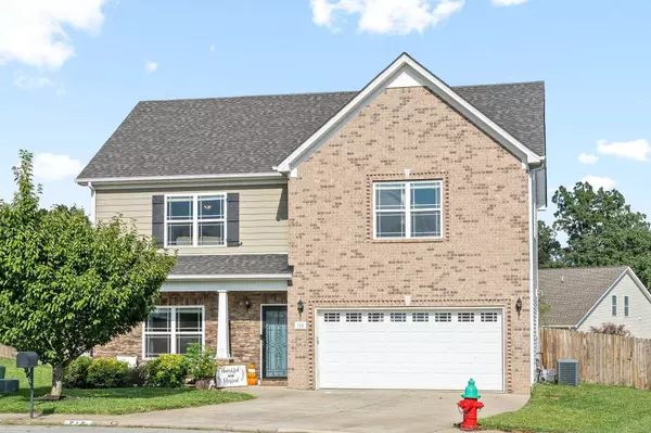 712 Evergreen Ct, Clarksville, TN 37040