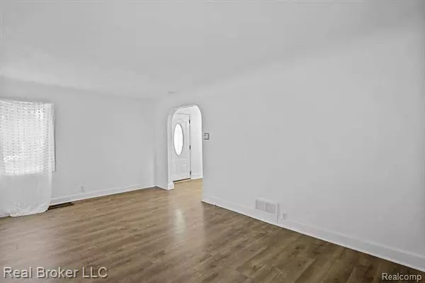 716 W 2ND Street, Davison, MI 48423