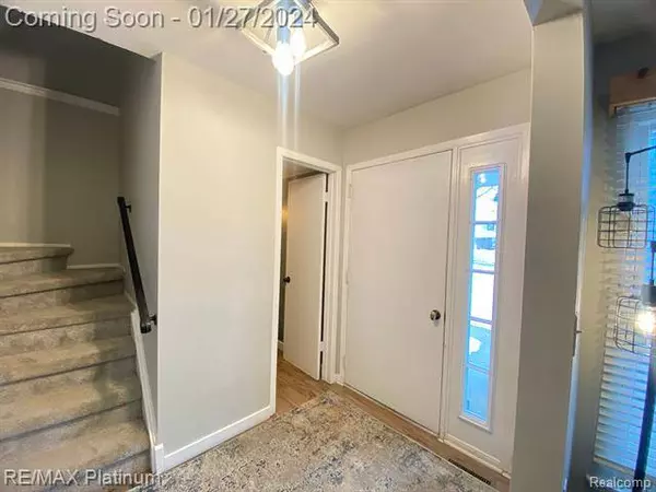 20830 W GLEN HAVEN Circle, Northville, MI 48167