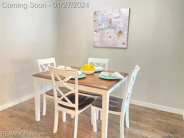 20830 W GLEN HAVEN Circle, Northville, MI 48167