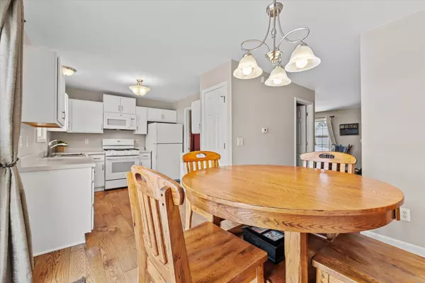 1014 Pheasant Dr, Genoa City, WI 53128