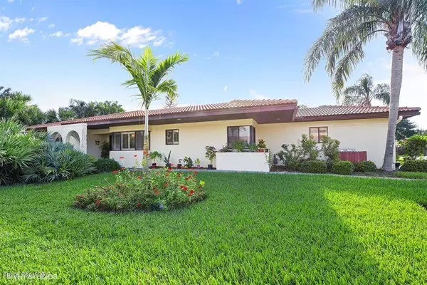 2202 Parkside PL #2202, Indian Harbour Beach, FL 32937