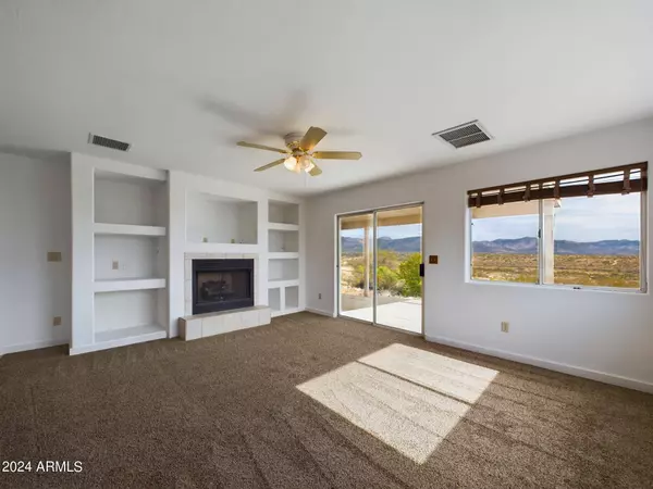 27147 S BENNETT Way, Congress, AZ 85332