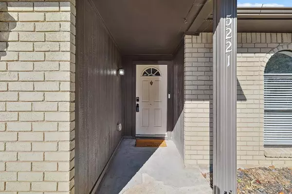 5221 Runyon Drive, The Colony, TX 75056