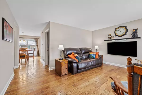 1014 Pheasant Dr, Genoa City, WI 53128