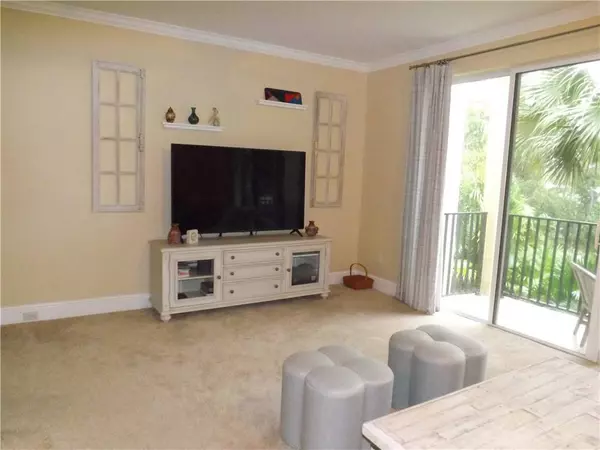 1640 42nd SQ #104, Vero Beach, FL 32960