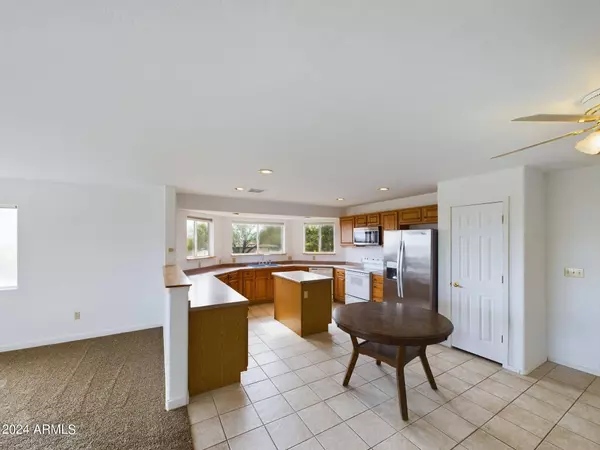 27147 S BENNETT Way, Congress, AZ 85332