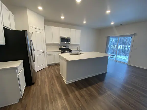 1009 Draper Road, Mchenry, IL 60050